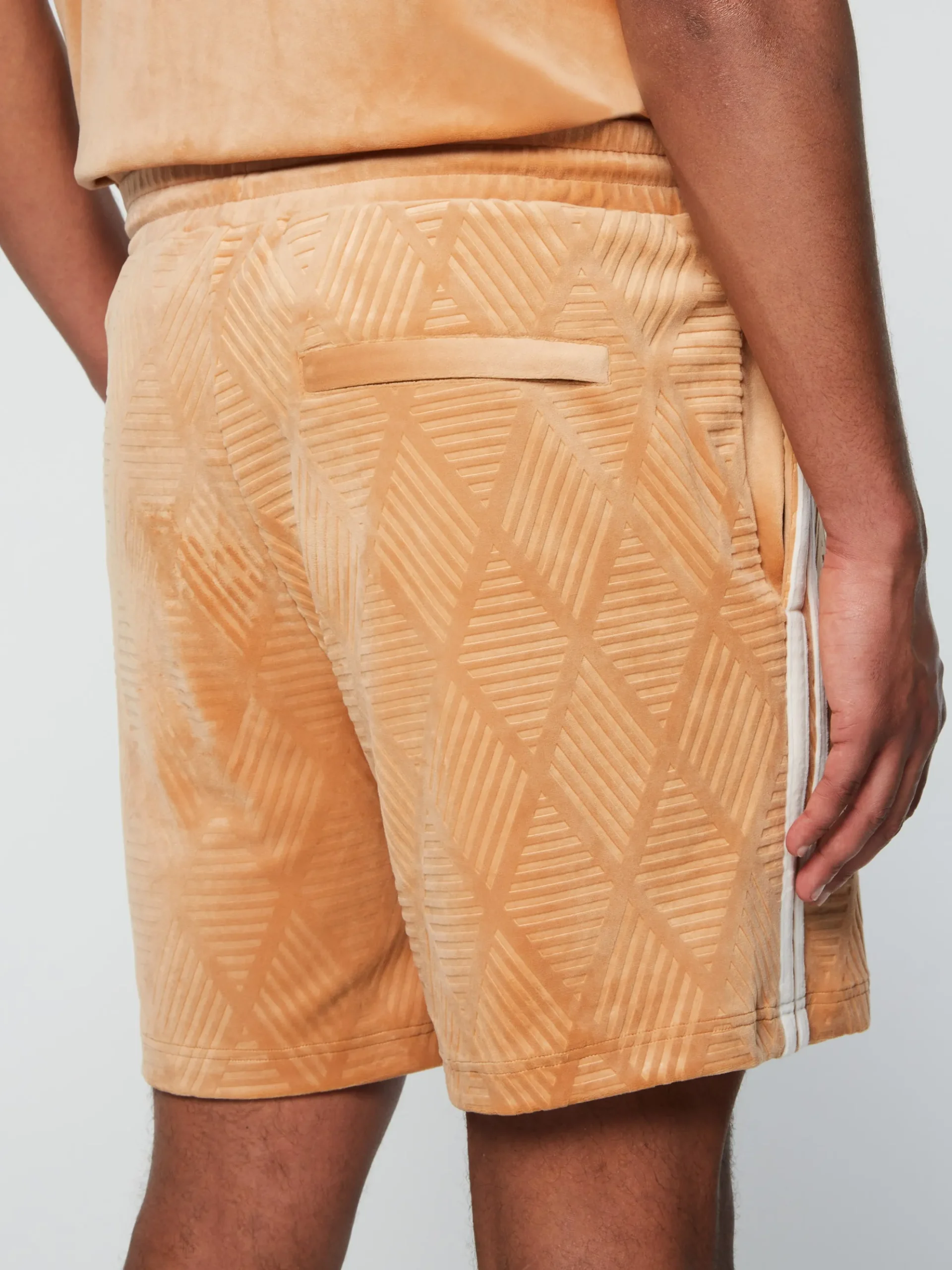 Sergio Tacchini Debossed Damarindo Velour Short- MEERKAT Hot