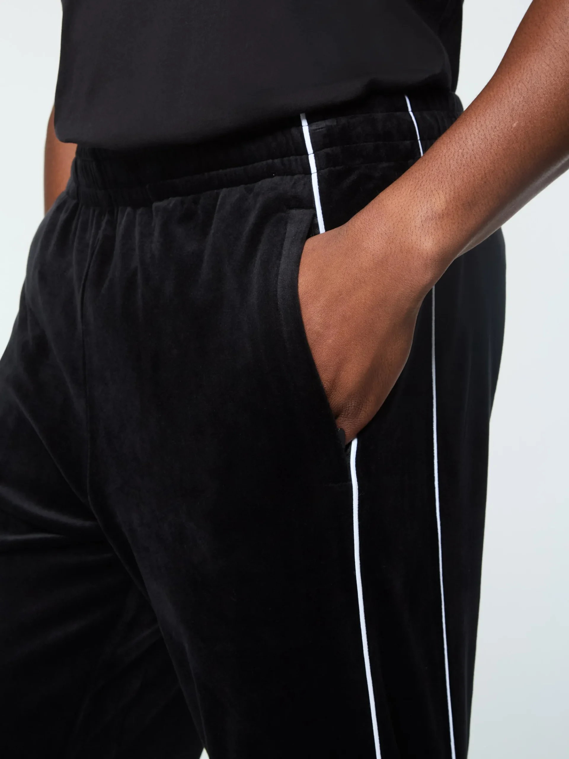 Sergio Tacchini Lioni Velour Track Pant- BLACK BEAUTY New